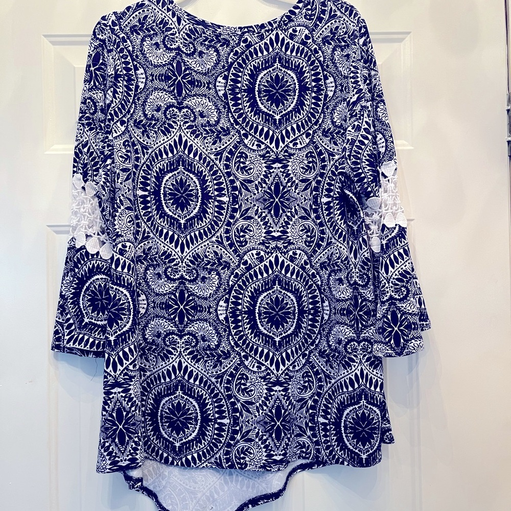 New Directions Tunic Top.  Wear w jeans or leggings and boots.  So cute.
